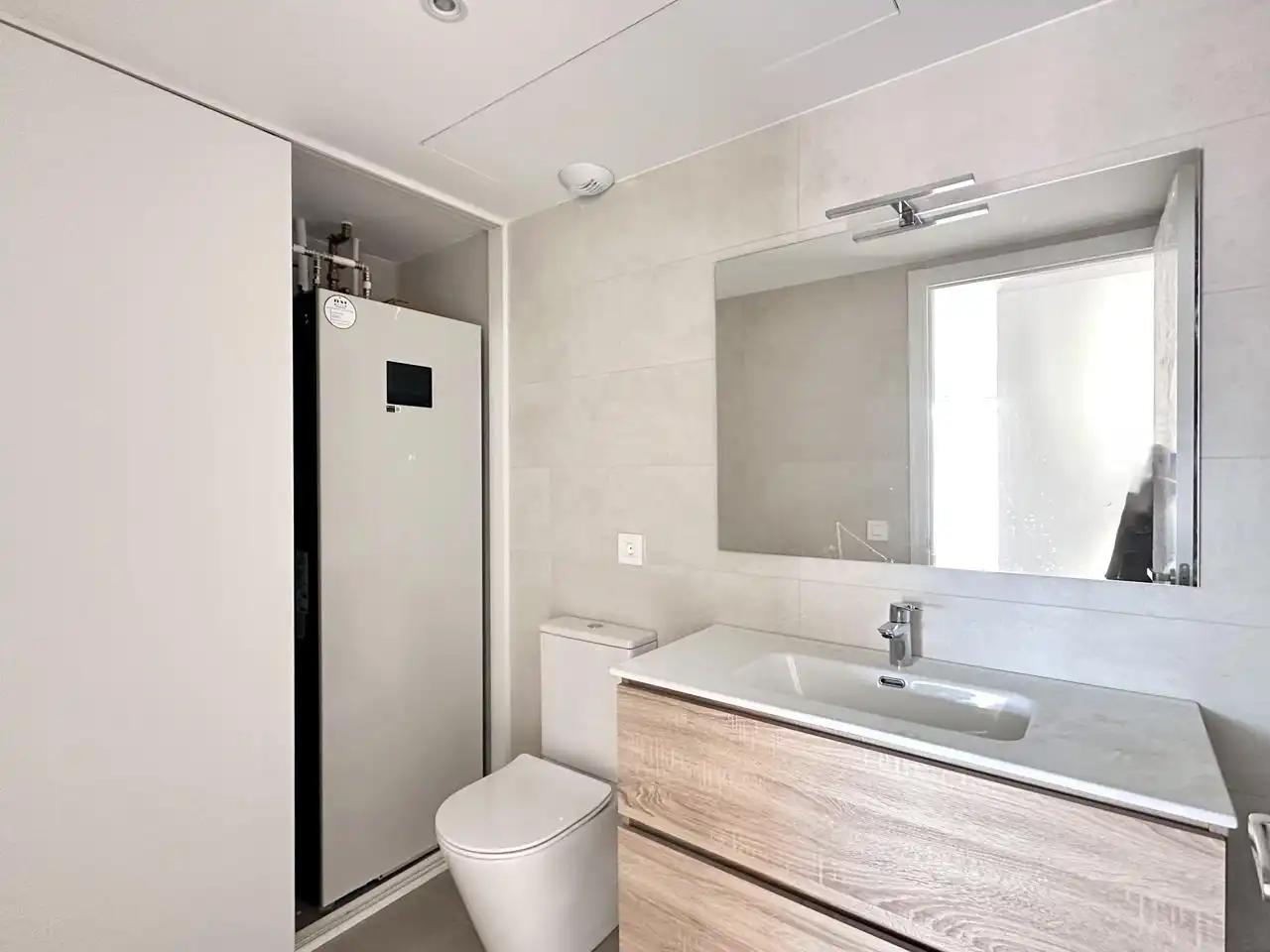 Badezimmer von Wohnung zum Verkauf in Badalona mit Balkon