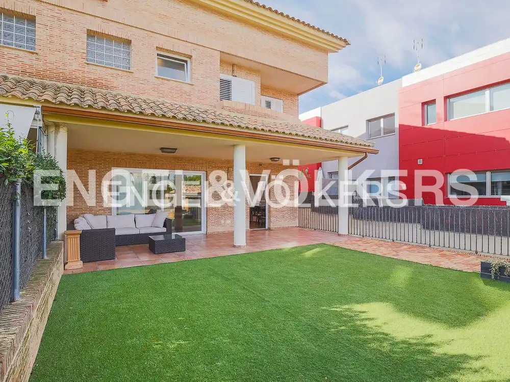 Exterior view of Houses for rent in Torrent  with Air Conditioner, Heating and Private garden