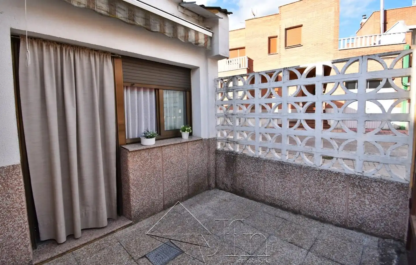 Terrasse von Einfamilien-Reihenhaus zum Verkauf in Íscar mit Heizung und Balkon