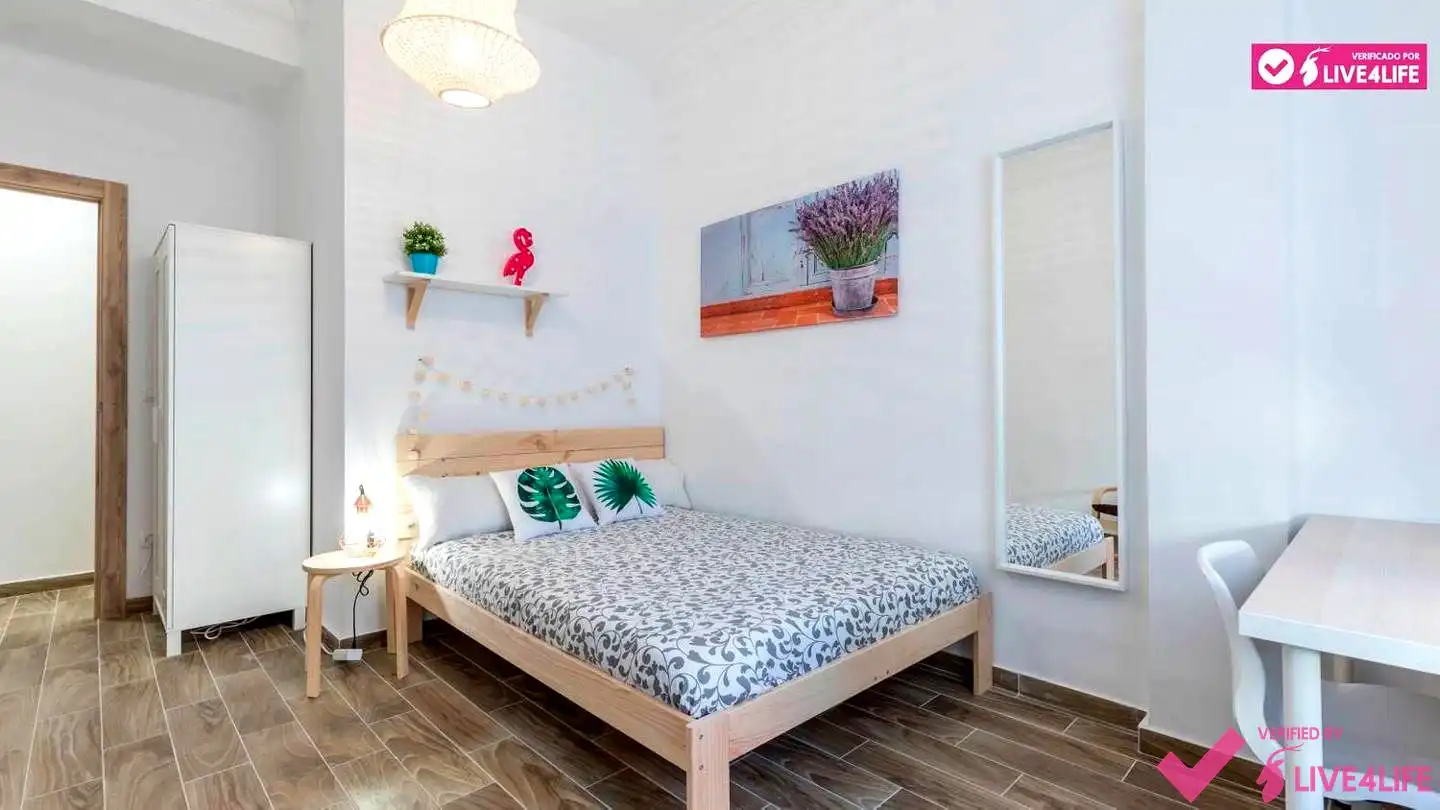 Bedroom of Apartments for rent in Valencia  with Air Conditioner, Parquet flooring and Furnished