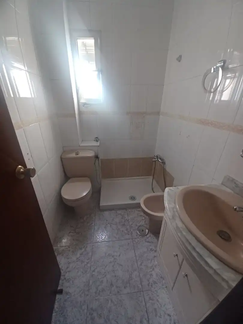 Baño de Piso en venta en Sevilla con Balcón