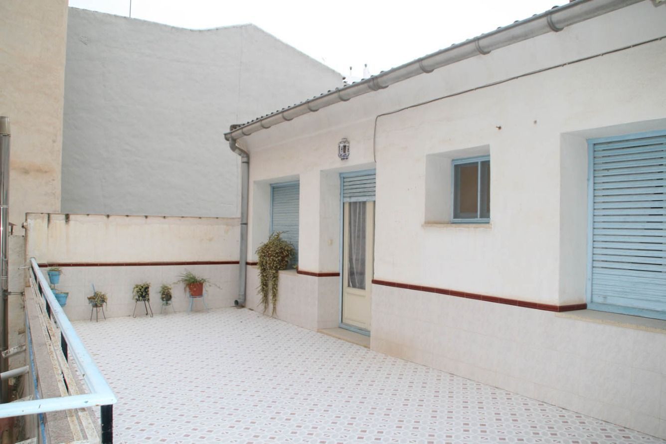 Exterior view of House or chalet for sale in Monóvar  / Monòver  with Air Conditioner, Terrace and Storage room