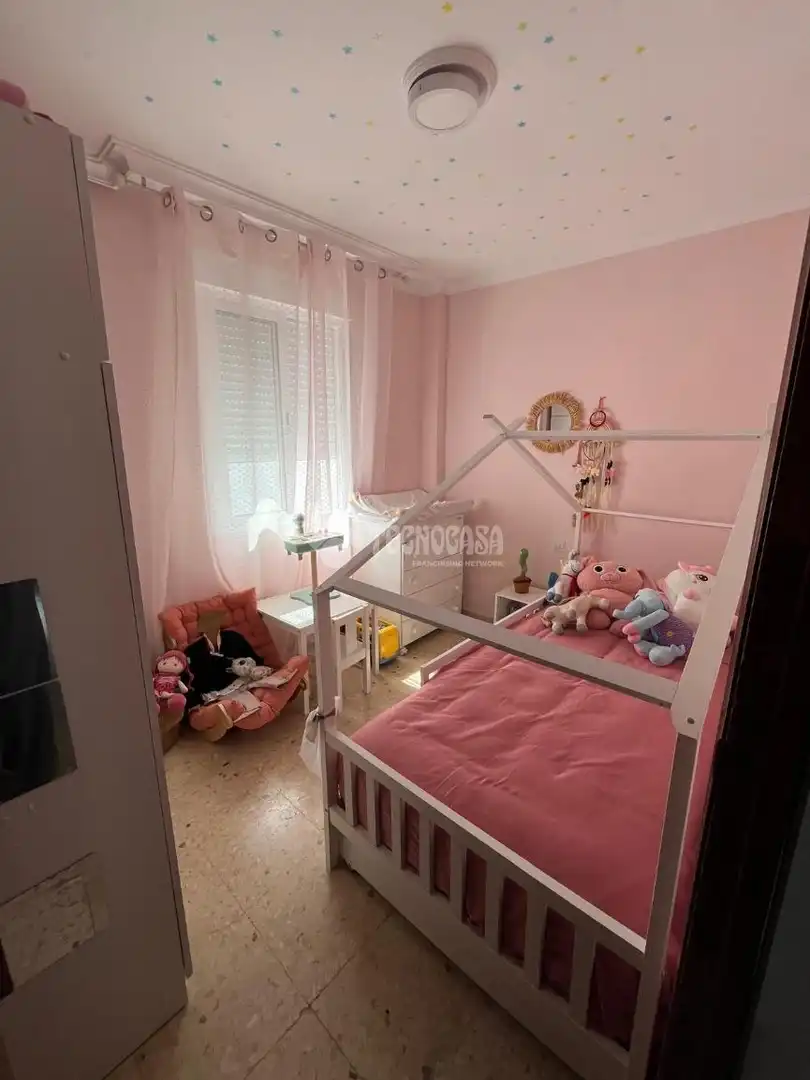 Habitación de Piso en venta en Sevilla con Calefacción, Terraza y Amueblado