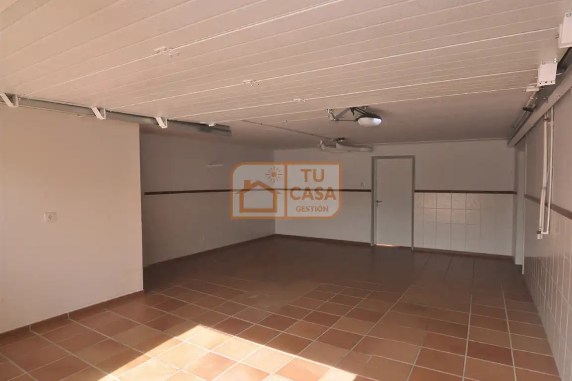 Reihenhaus mit Garten zum Verkauf in Calle Carlos Callejo, imagen 4