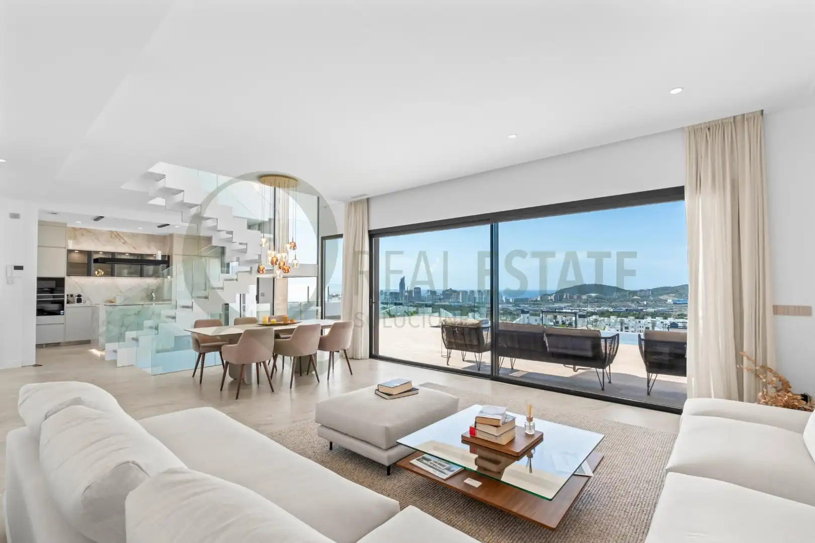 Sala de estar de Casa o chalet en venta en Benidorm con Aire acondicionado, Calefacción y Jardín privado