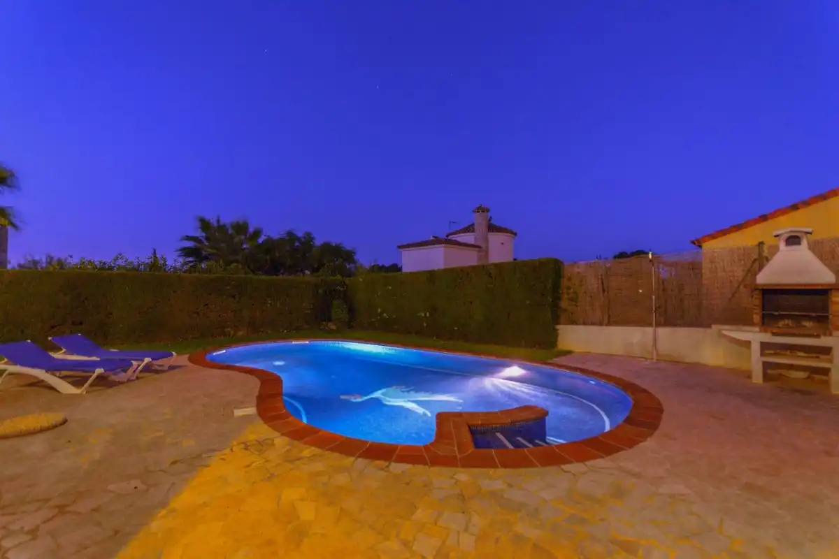 Piscina de Casa o xalet en venda en El Perelló amb Aire condicionat, Calefacció i Jardí privat