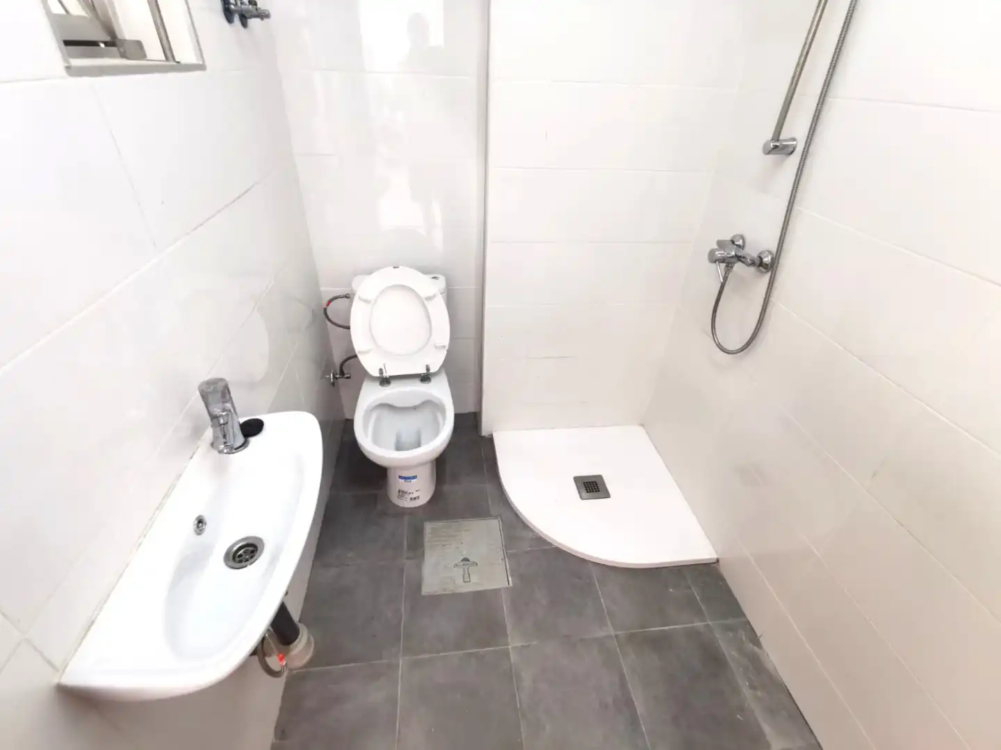Badezimmer von Fabrikhallen zur Miete in Málaga