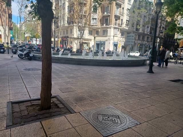 Local comercial en Alquiler en Calle de Francisco de Vitoria en Paseo Constitución - Las Damas