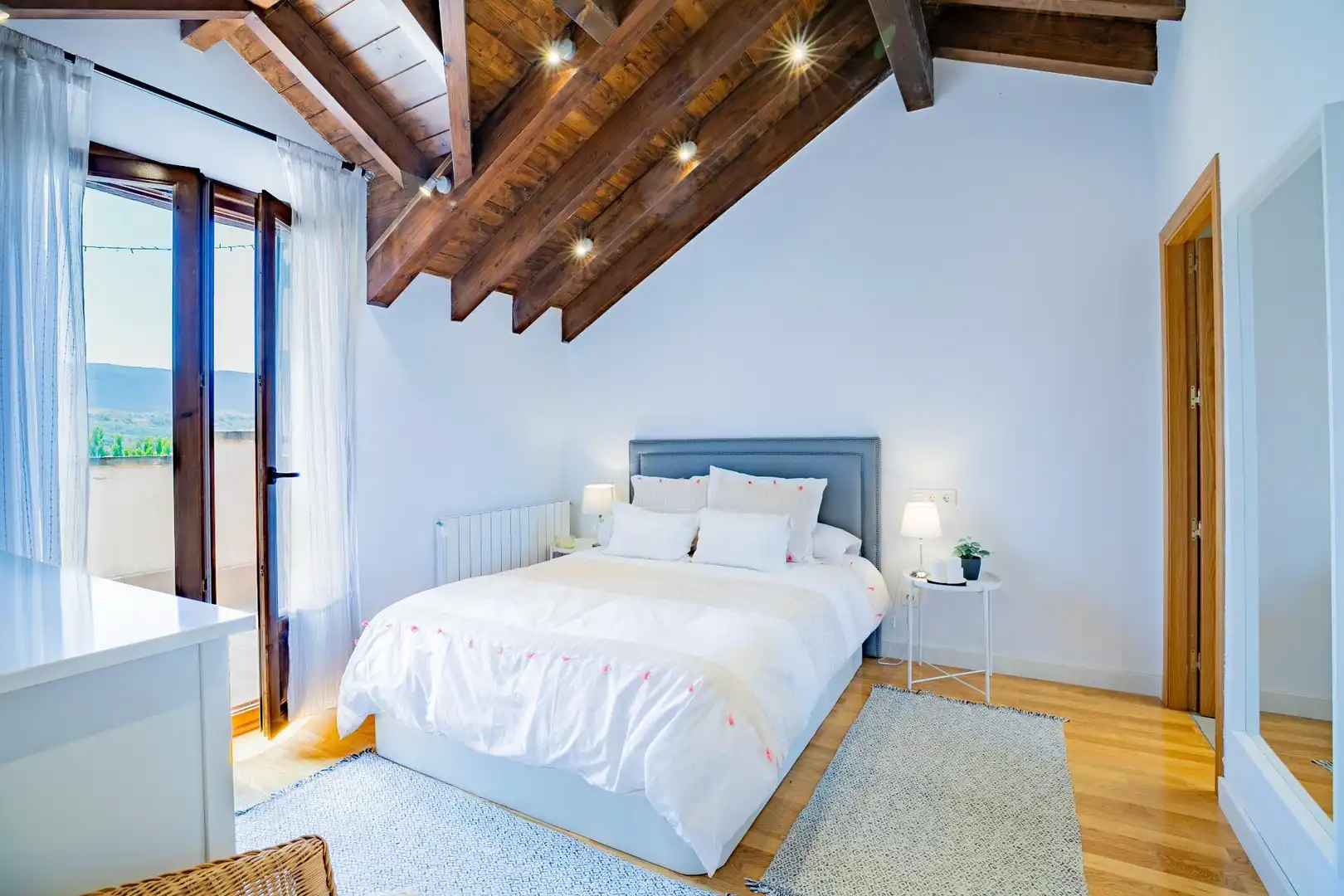 Dormitori de Casa o xalet en venda en Sabiñánigo amb Calefacció, Jardí privat i Terrassa