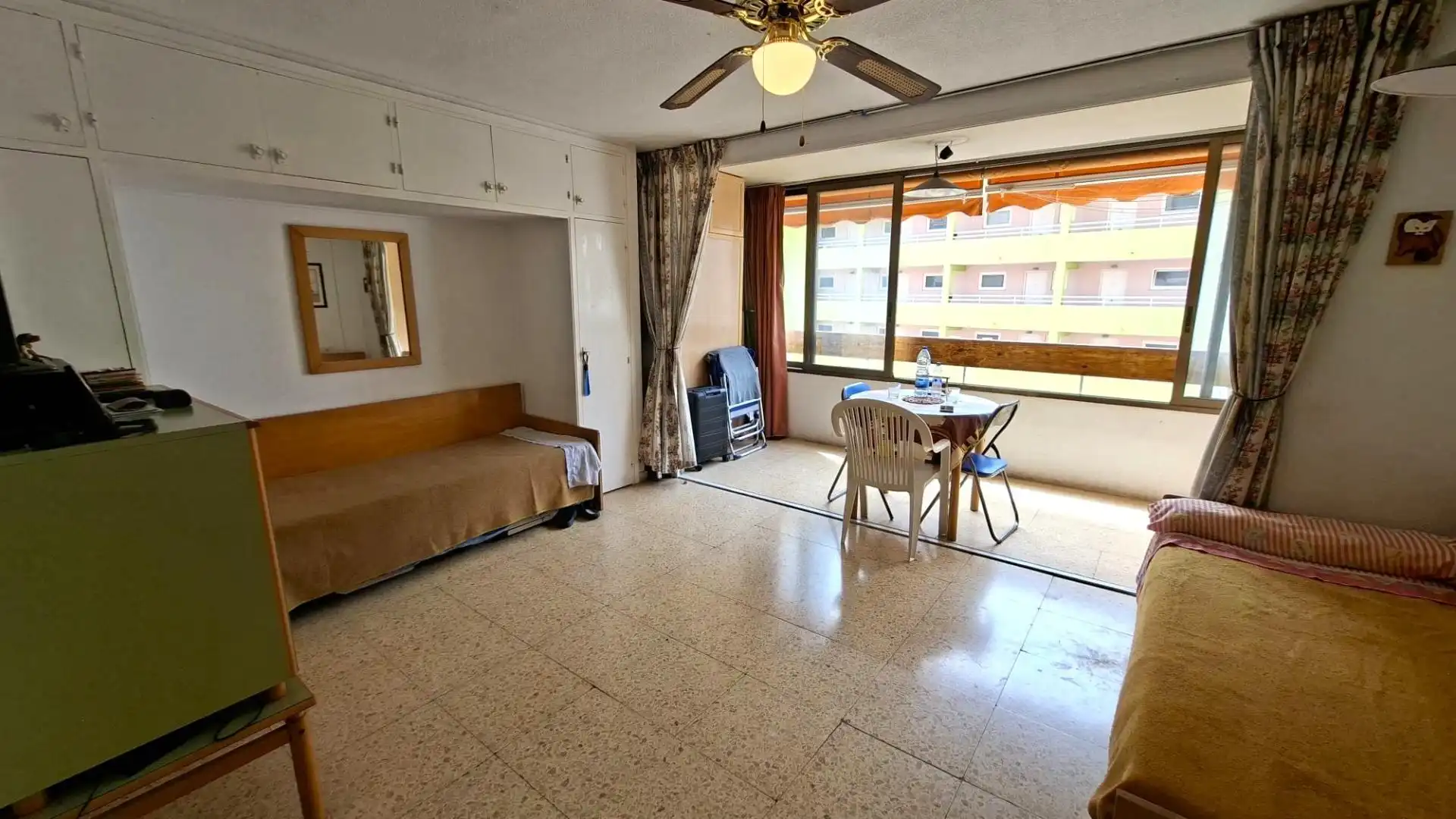 Sala de estar de Apartamento en venta en Benidorm con Jardín privado, Amueblado y Piscina comunitaria