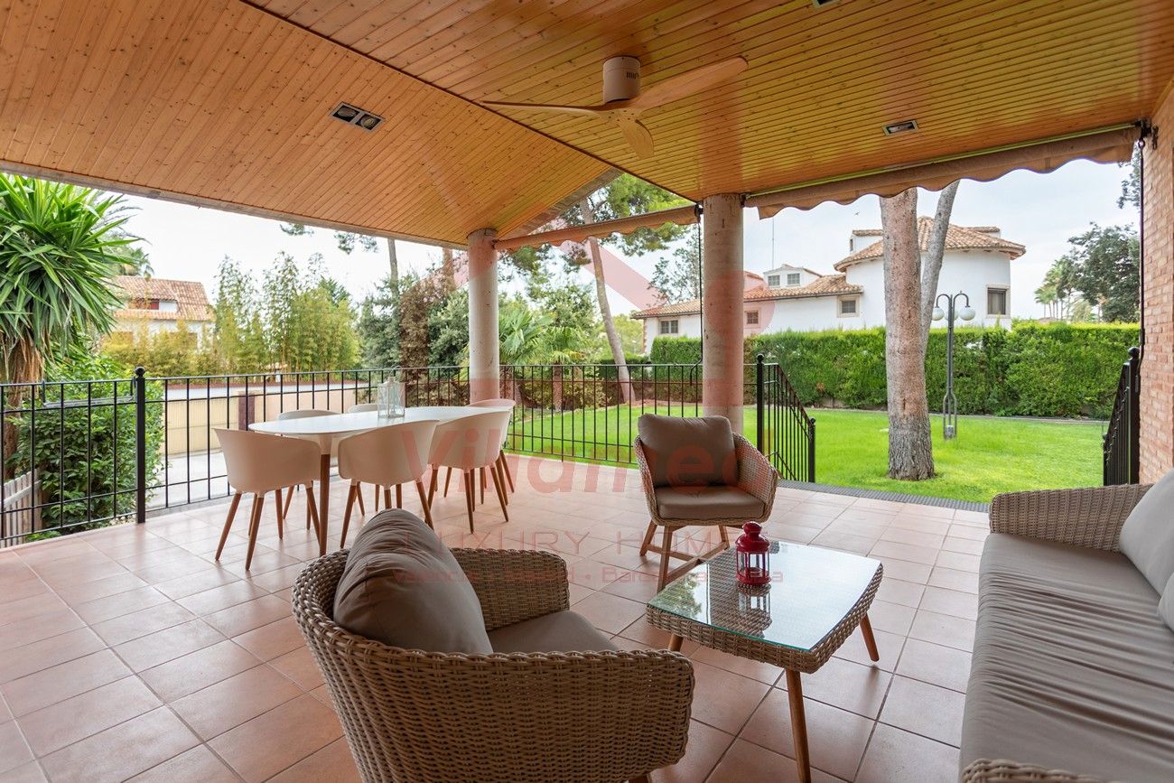 Terrassa de Casa o xalet en venda en L'Eliana amb Aire condicionat, Calefacció i Jardí privat