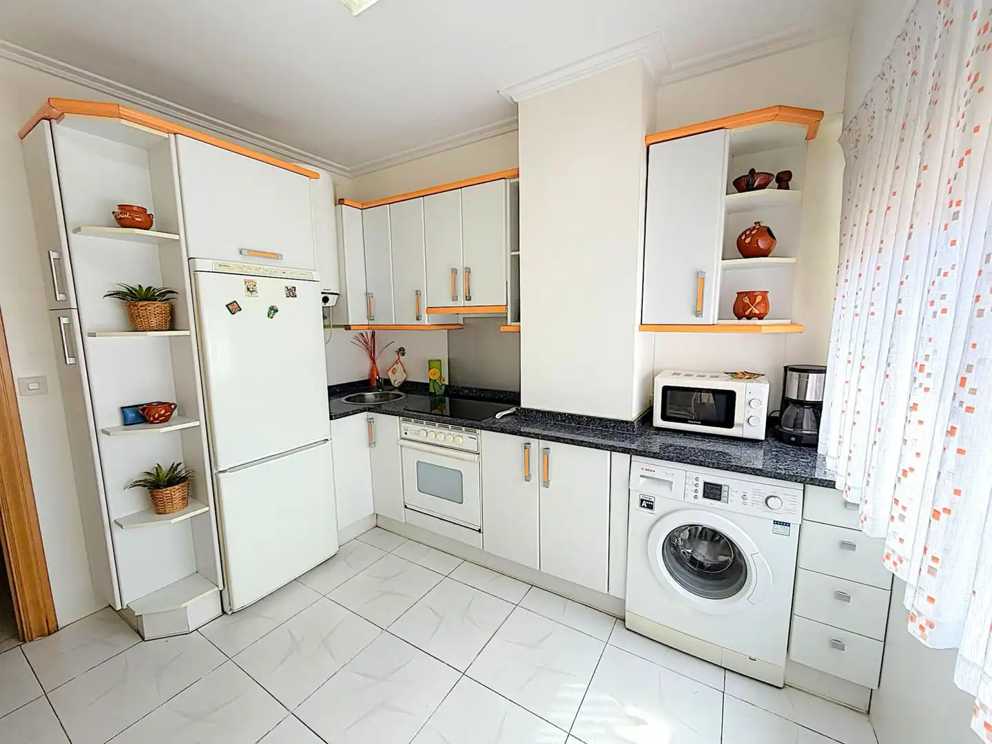 Cocina de Piso de alquiler en Vitoria - Gasteiz con Calefacción, Terraza y Amueblado