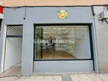 Local comercial en alquiler en Avenida da Constitución 28
