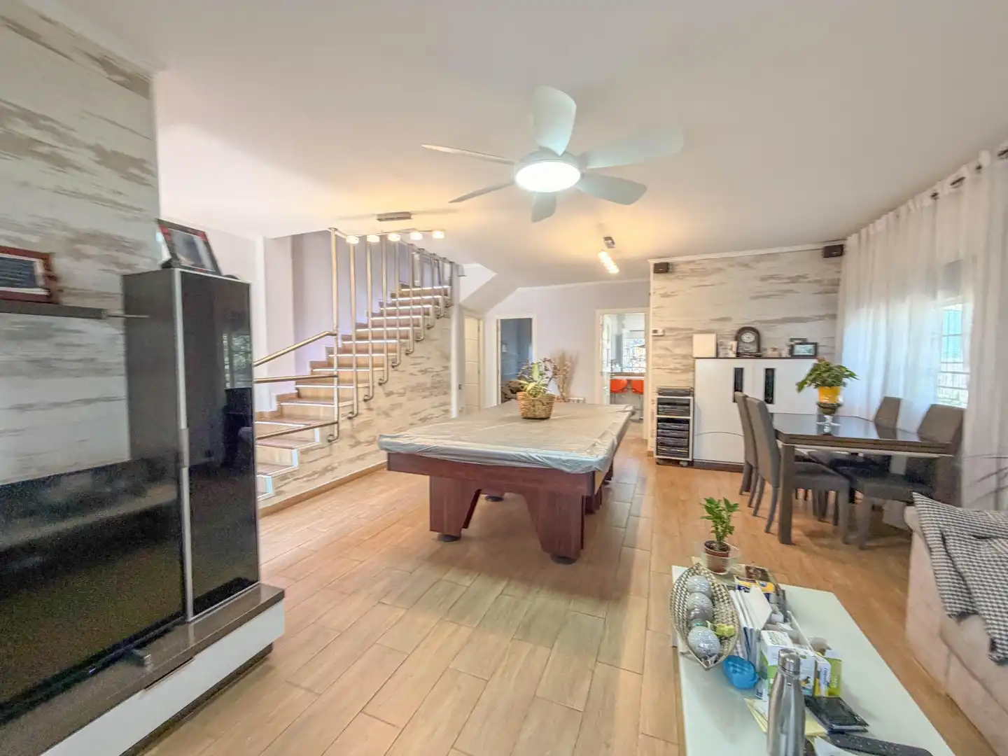 Detached homes for sale in Abrera  with Air Conditioner, Heating and Private garden
