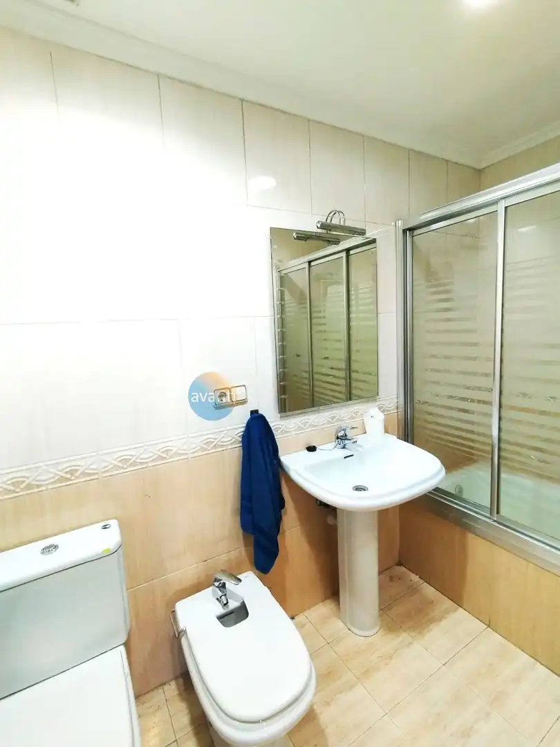 Baño de Piso de alquiler en Salamanca con Calefacción, Terraza y Amueblado