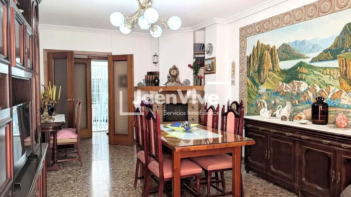 Comedor de Piso en venta en Jaén con Aire acondicionado, Calefacción y Trastero