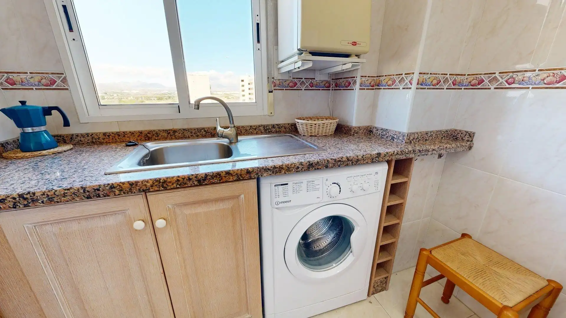 Cuina de Apartament en venda en Elche / Elx amb Aire condicionat, Terrassa i Moblat