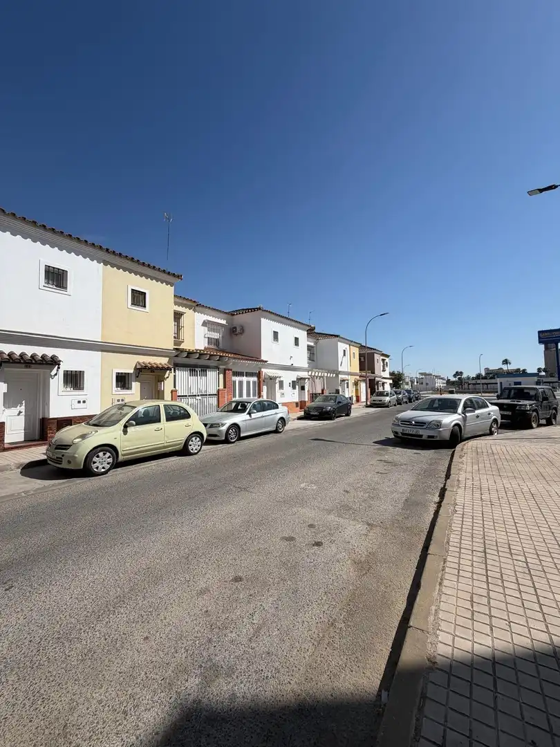 Vista exterior de Casa o chalet en venta en Utrera