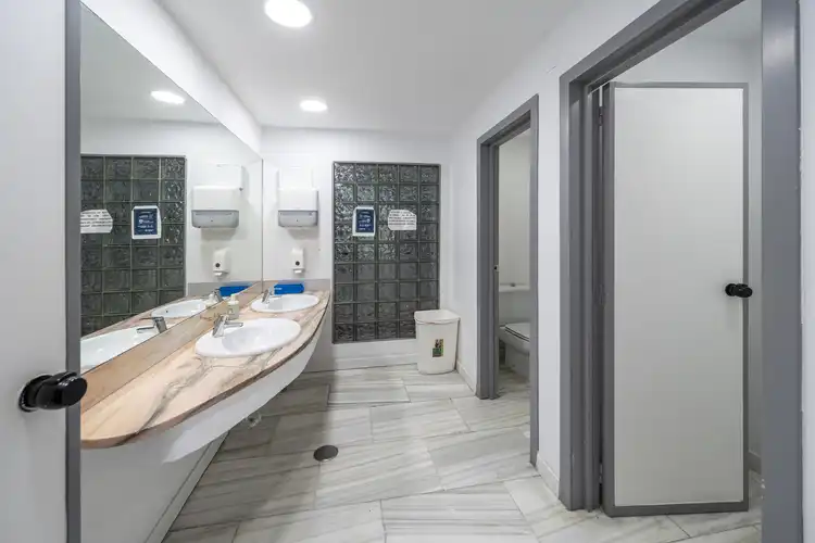 Baño de Oficina de alquiler en Madrid