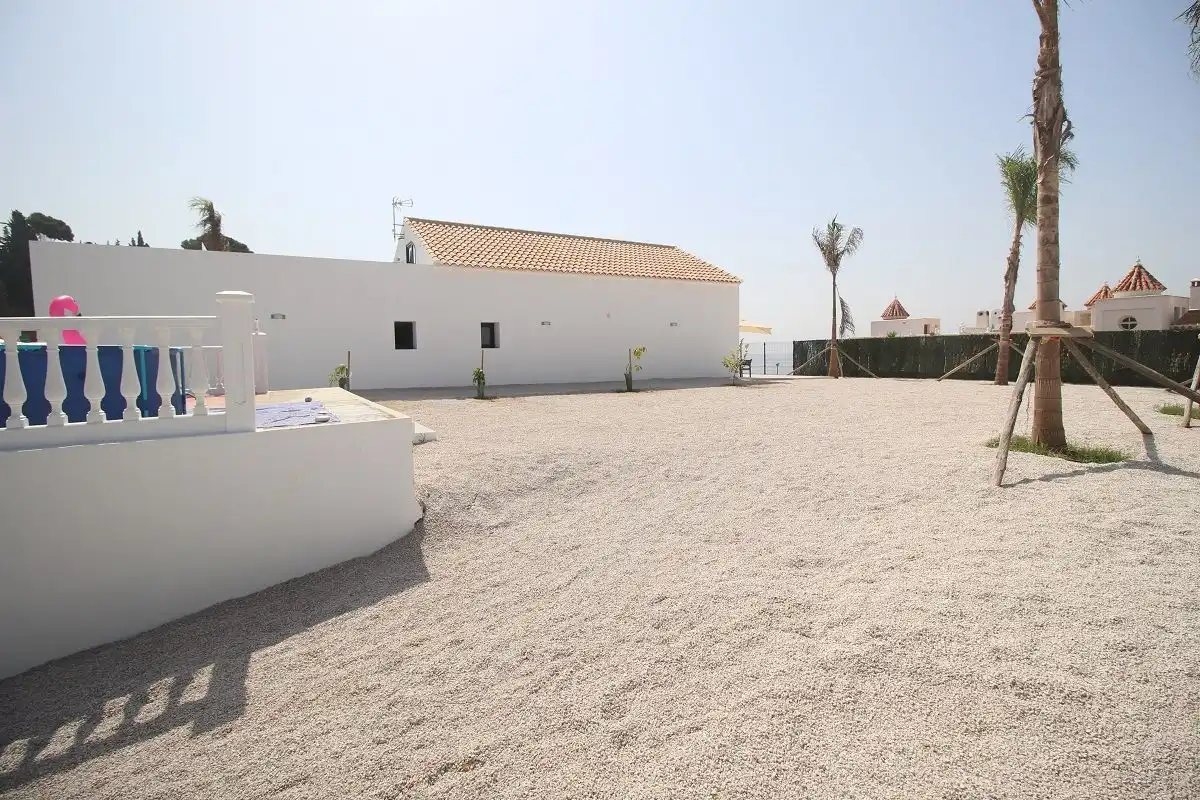 Vista exterior de Casa o xalet de lloguer en Nerja amb Aire condicionat, Jardí privat i Traster