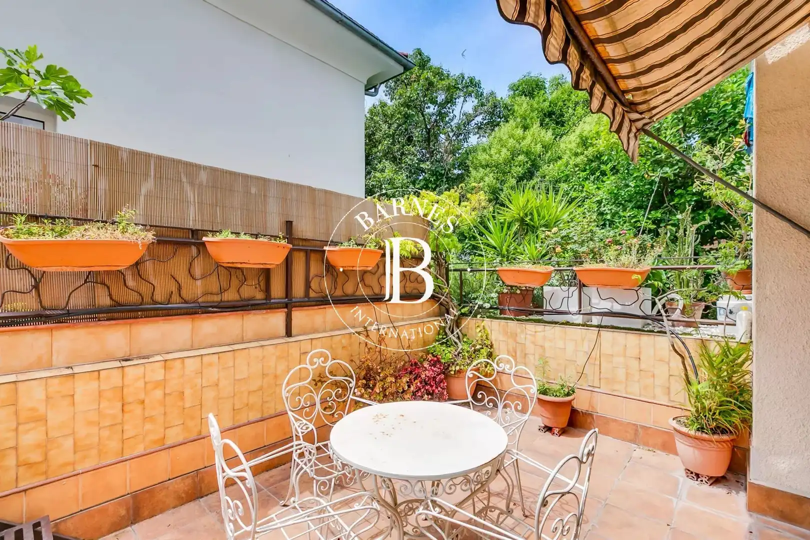 Terrassa de Casa o xalet en venda en Madrid amb Aire condicionat, Calefacció i Jardí privat
