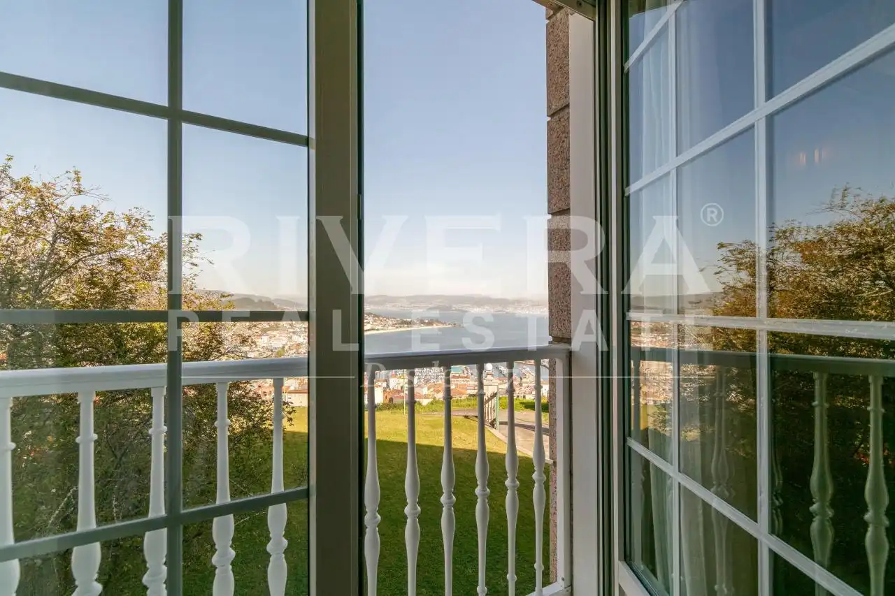 Habitación de Casa o chalet en venta en Cangas  con Calefacción, Jardín privado y Amueblado