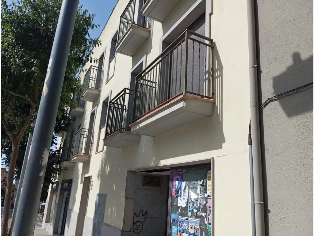 Business premises for sale in Calle Pi I Margall, imagen 5