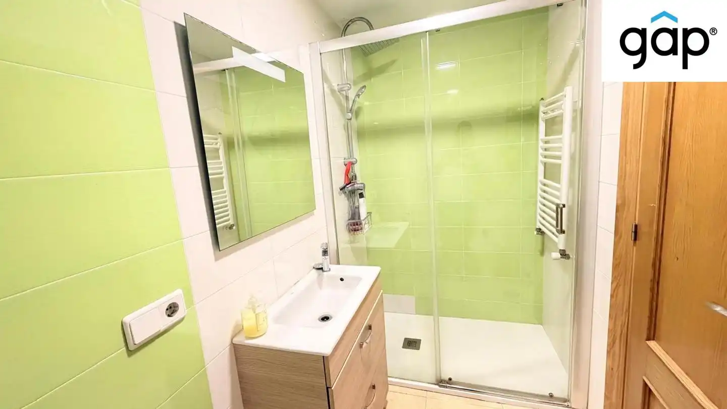 Baño de Planta baja en venta en Arcas del Villar con Calefacción, Terraza y Amueblado