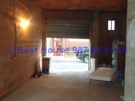 Piso en venta en León Capital  con Calefacción, Parquet y Trastero