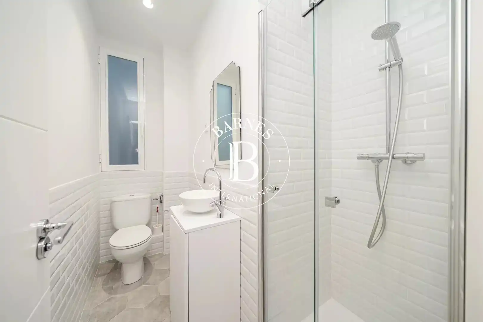 Badezimmer von Wohnung zur Miete in Madrid mit Klimaanlage, Heizung und Ofen