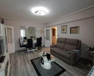 Sala d'estar de Pis en venda en Sestao  amb Terrassa i Balcó