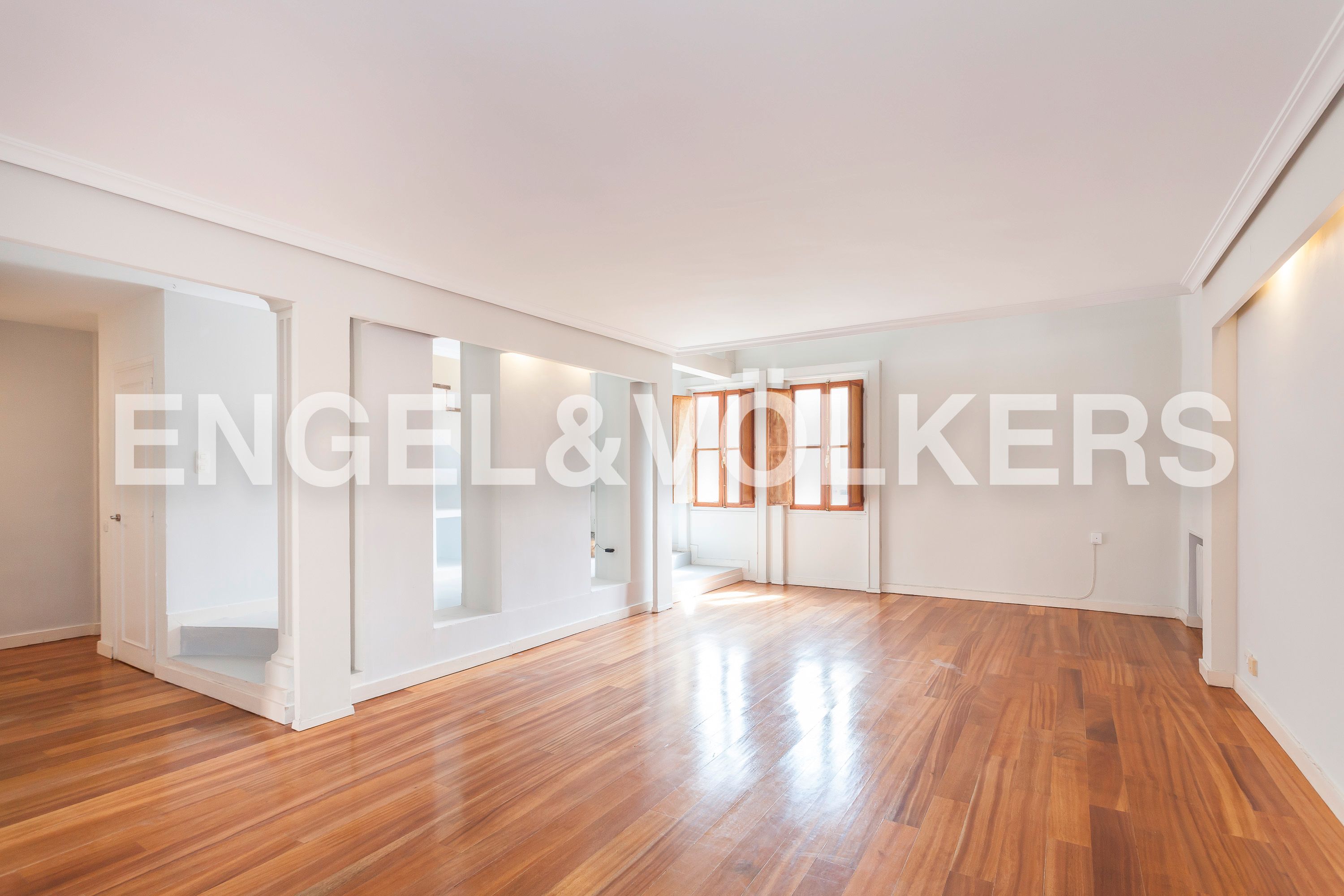 Exterior view of House or chalet for sale in  Madrid Capital  with Air Conditioner, Heating and Terrace