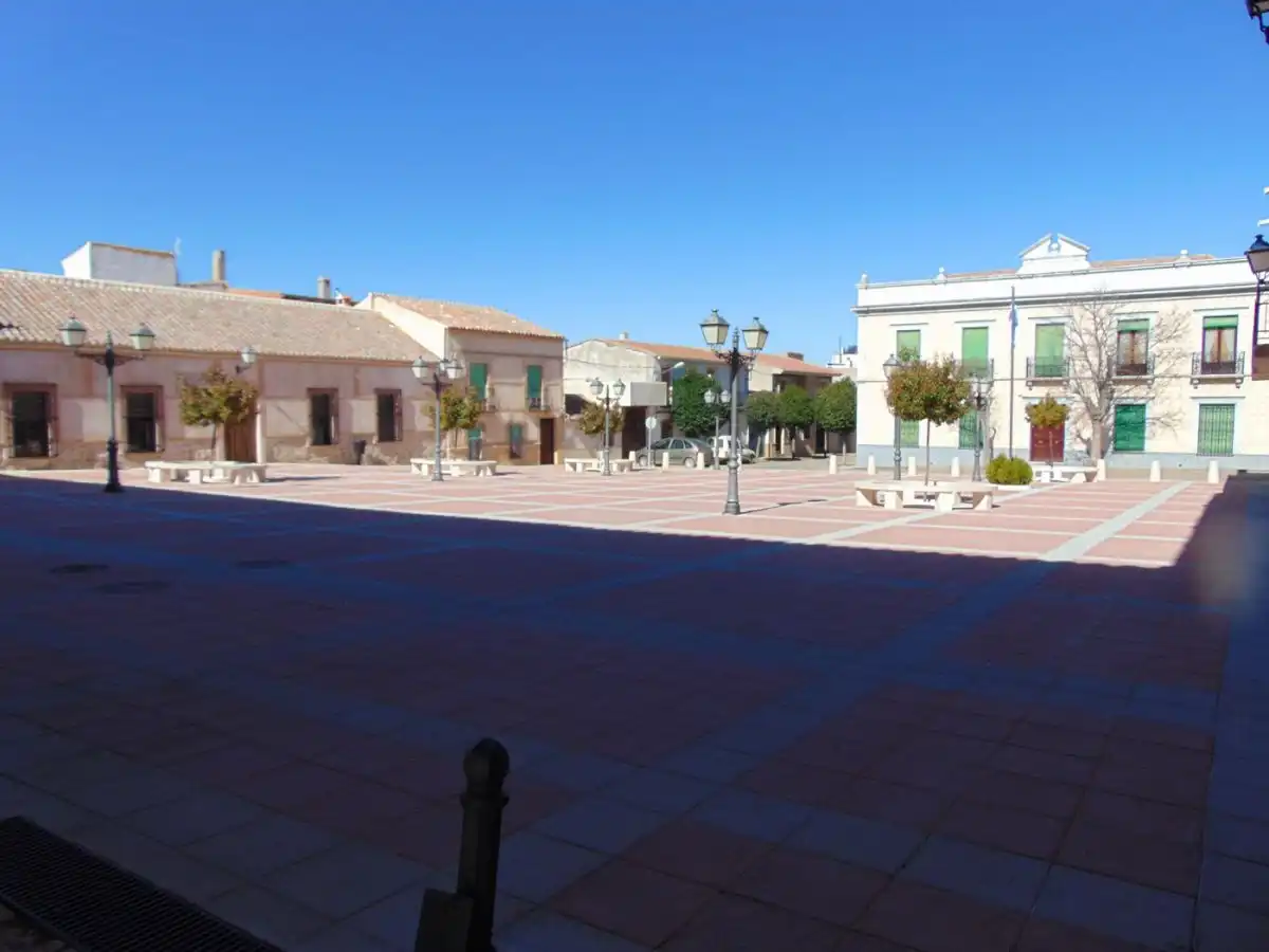 Vista exterior de Casa o chalet en venta en San Carlos del Valle con Calefacción, Terraza y Trastero