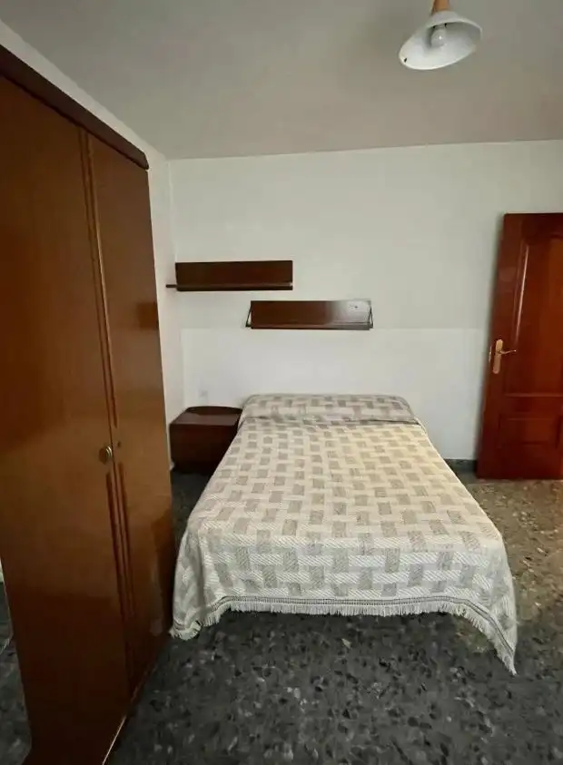 Bedroom of Flat for rent in Granada  with Heating
