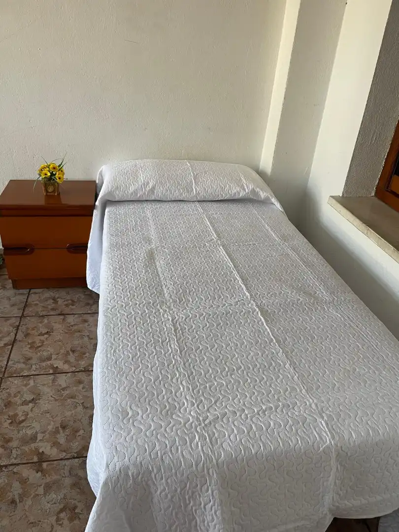 Schlafzimmer von Wohnung zur Miete in Valle de Mena mit Heizung, Parkett und Möbliert