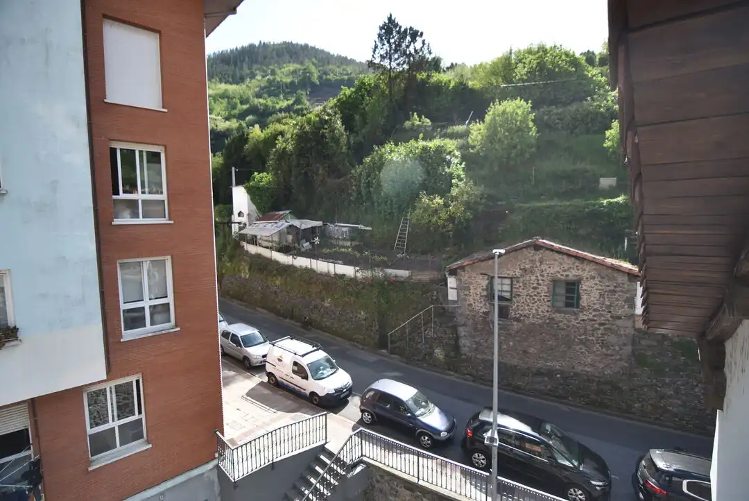 Außenansicht von Wohnung zum Verkauf in Soraluze / Plasencia de las Armas mit Heizung und Abstellraum