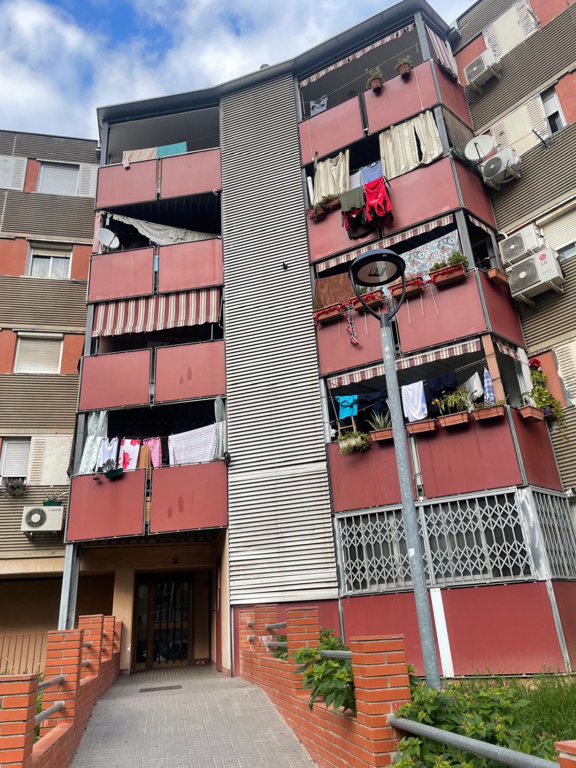 Exterior view of Flat for sale in Badia del Vallès