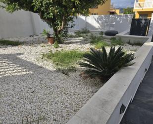 Jardí de Casa adosada en venda en Alhaurín de la Torre amb Aire condicionat, Calefacció i Jardí privat