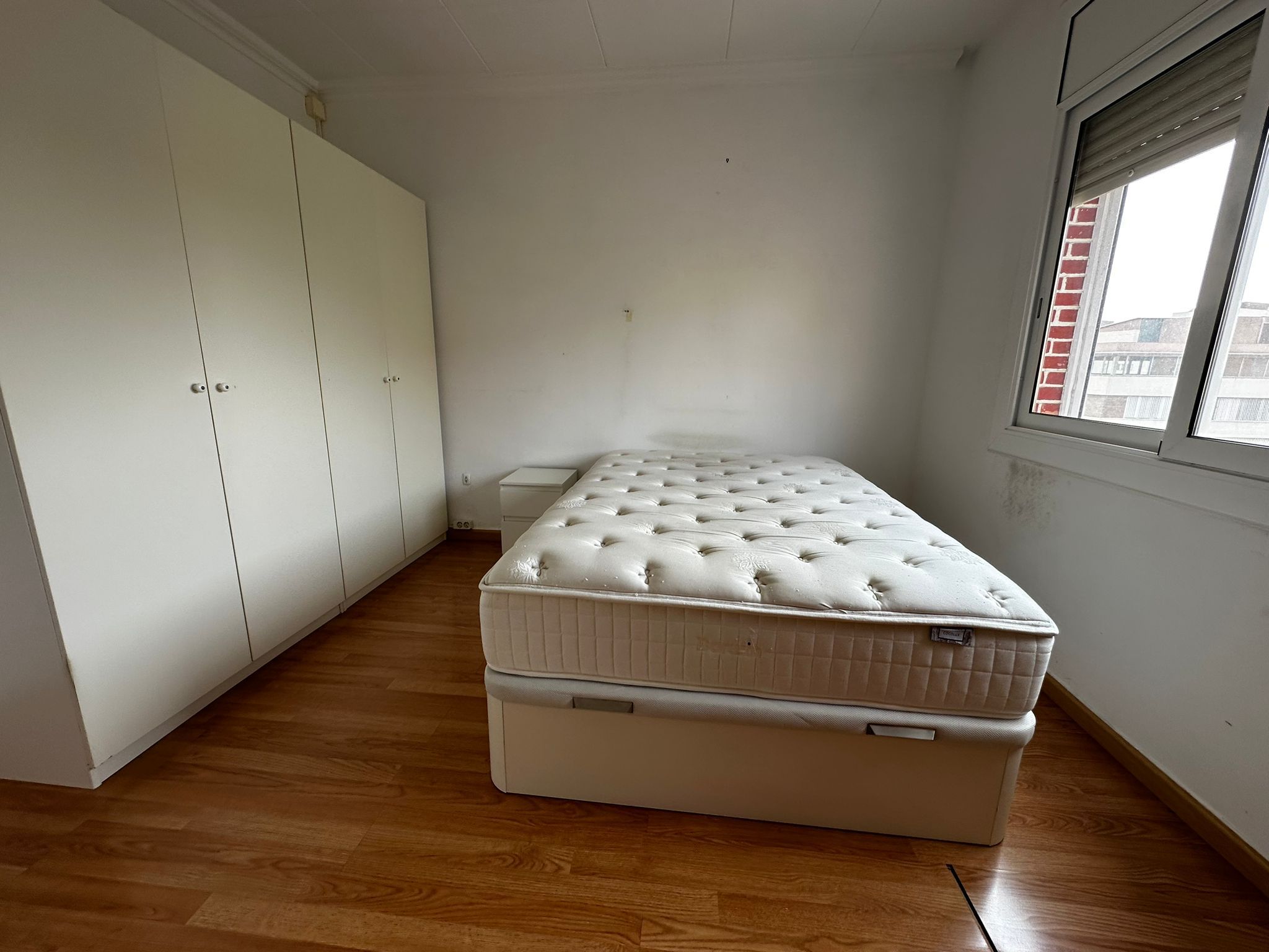 Bedroom of Flat for sale in L'Hospitalet de Llobregat  with Balcony