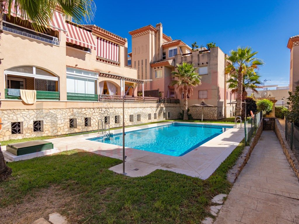 Piscina de Pis en venda en Vélez-Málaga amb Aire condicionat, Terrassa i Piscina