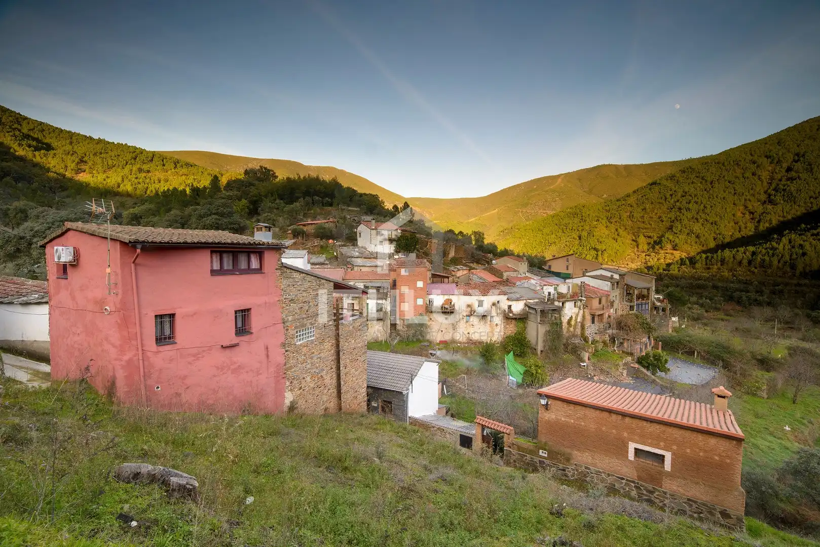 Vista exterior de Casa adosada en venta en Pinofranqueado