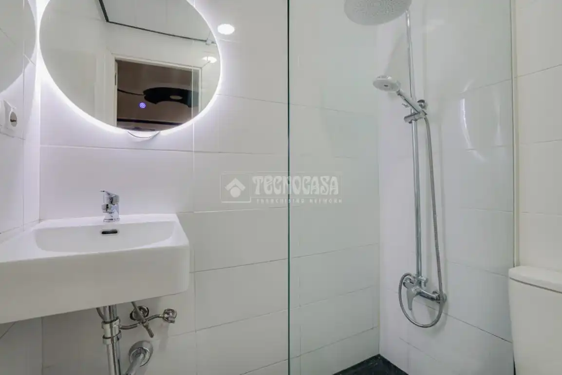 Bathroom of Flat for sale in Terrassa  with Terrace