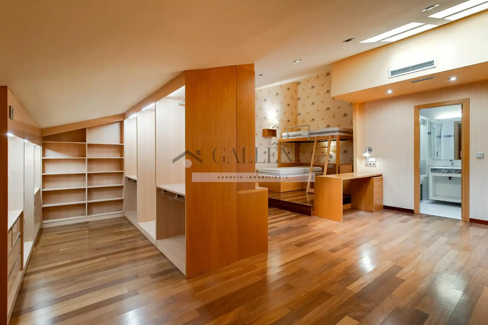 Bedroom of Attic for sale in Castellón de la Plana / Castelló de la Plana  with Air Conditioner, Heating and Terrace