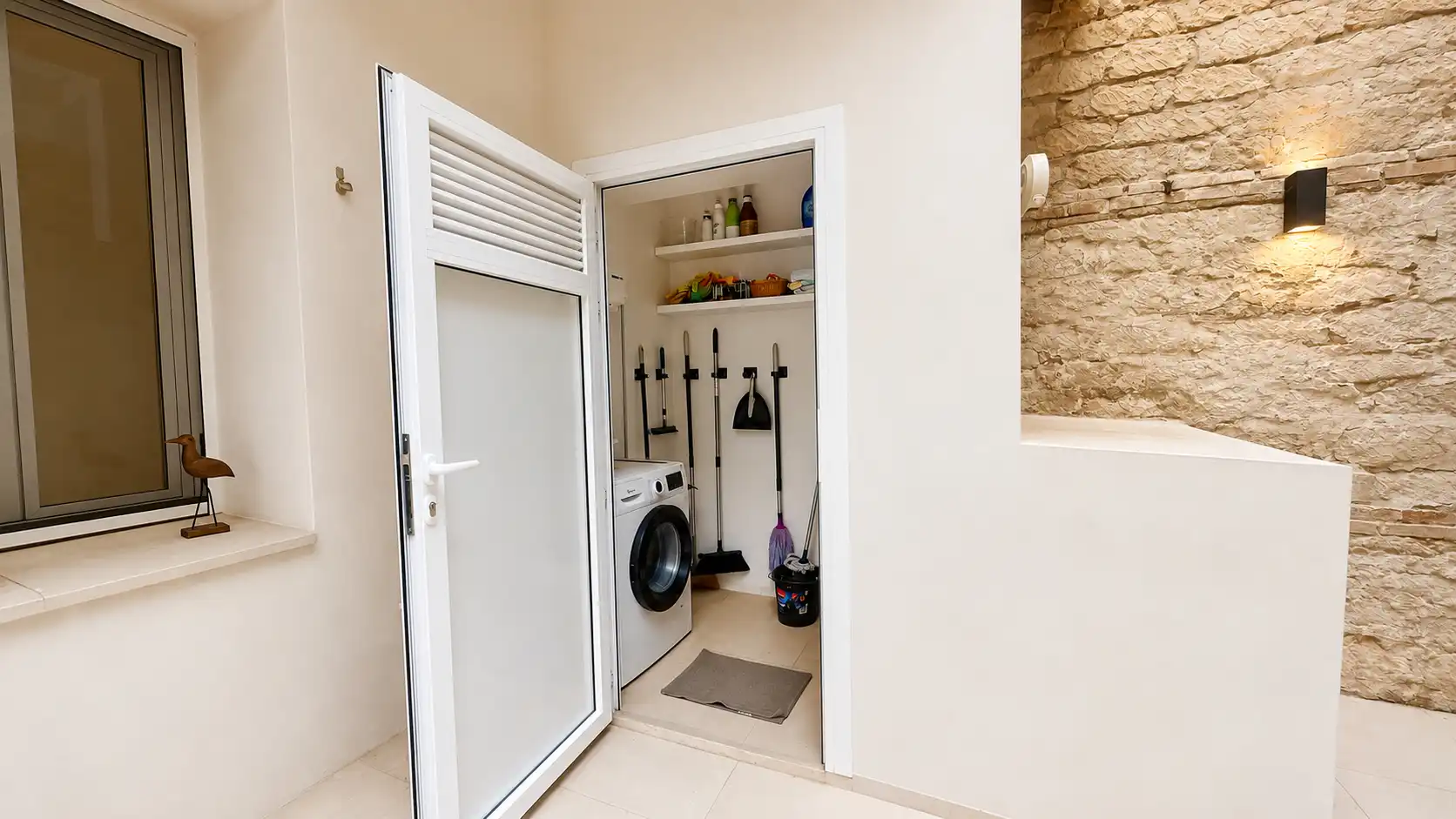 Wohnung zum Verkauf in Alicante / Alacant mit Klimaanlage, Privatgarten und Abstellraum