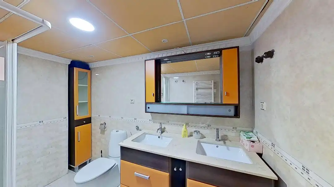 Bathroom of Flat for sale in Málaga  with Air Conditioner and Furnished