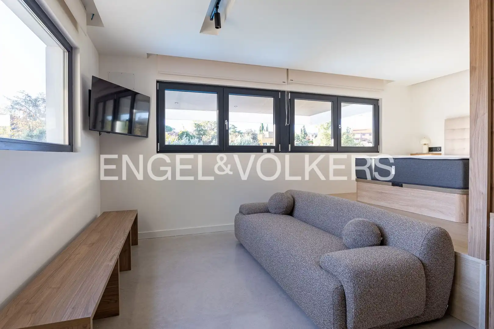 Living room of Study for rent in Club de Golf