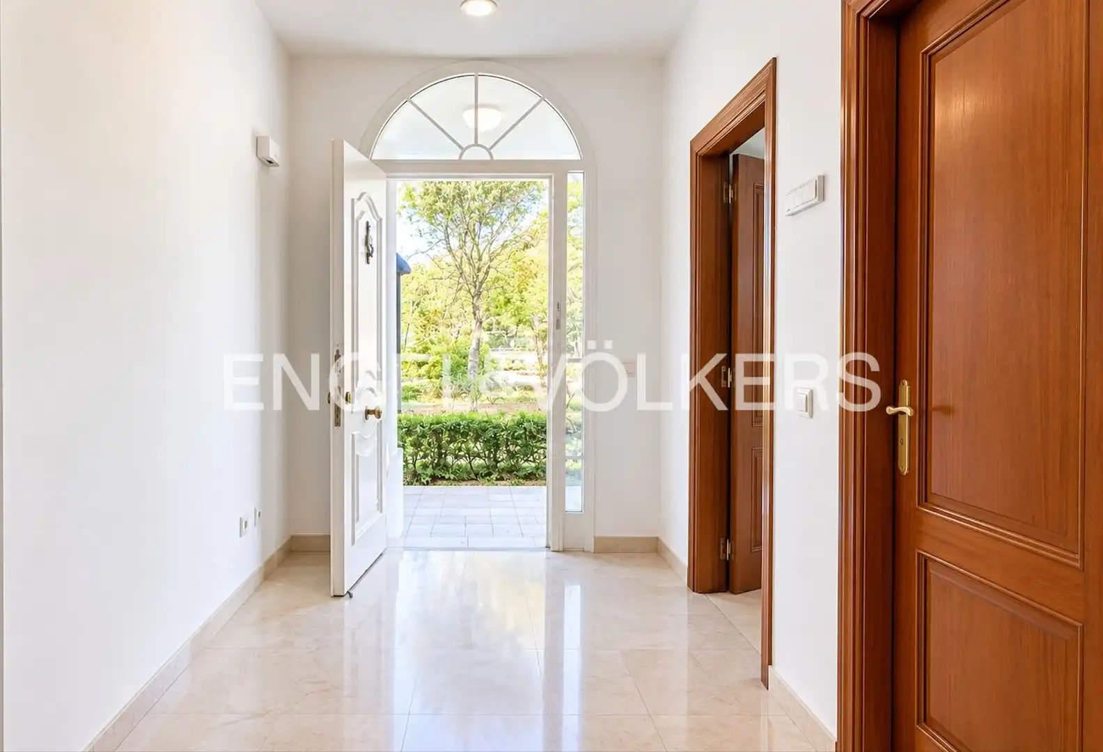 Adosado con terraza en venta en Los Arroyos, imagen 2