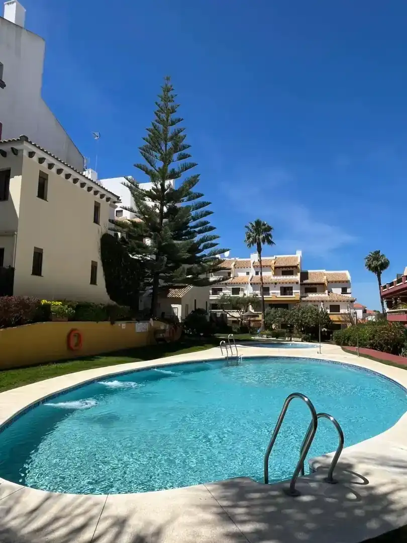 Vista exterior de Pis de lloguer en Ayamonte amb Aire condicionat, Jardí privat i Parquet