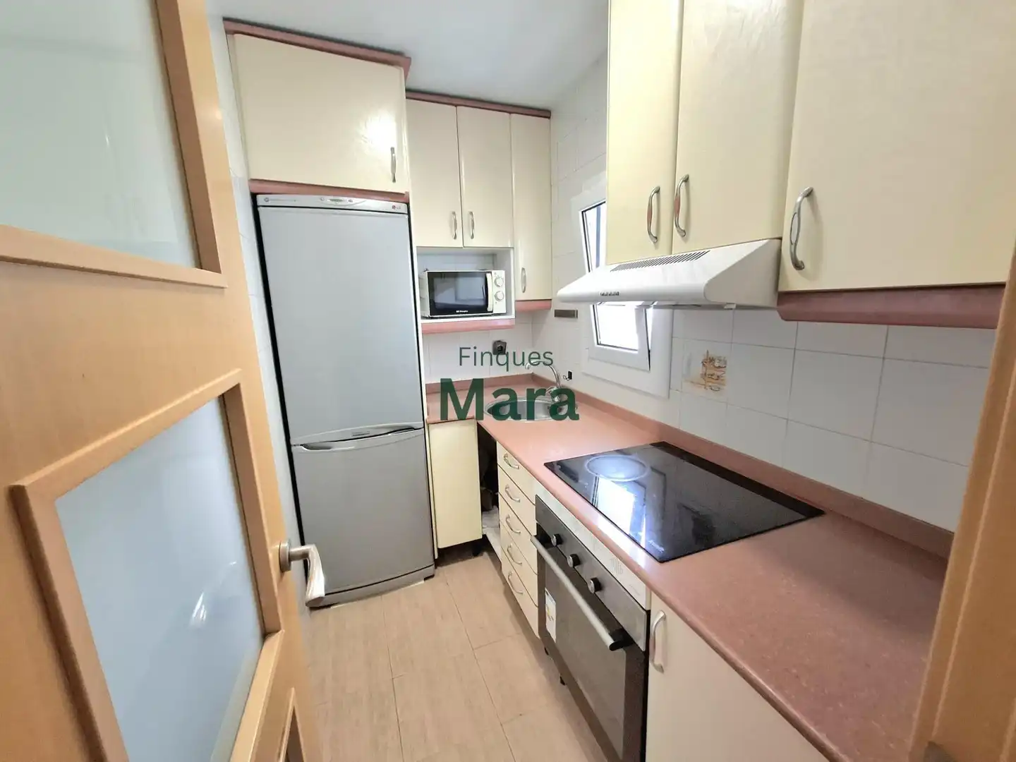 Cuina de Àtic en venda en Sant Boi de Llobregat amb Parquet i Balcó