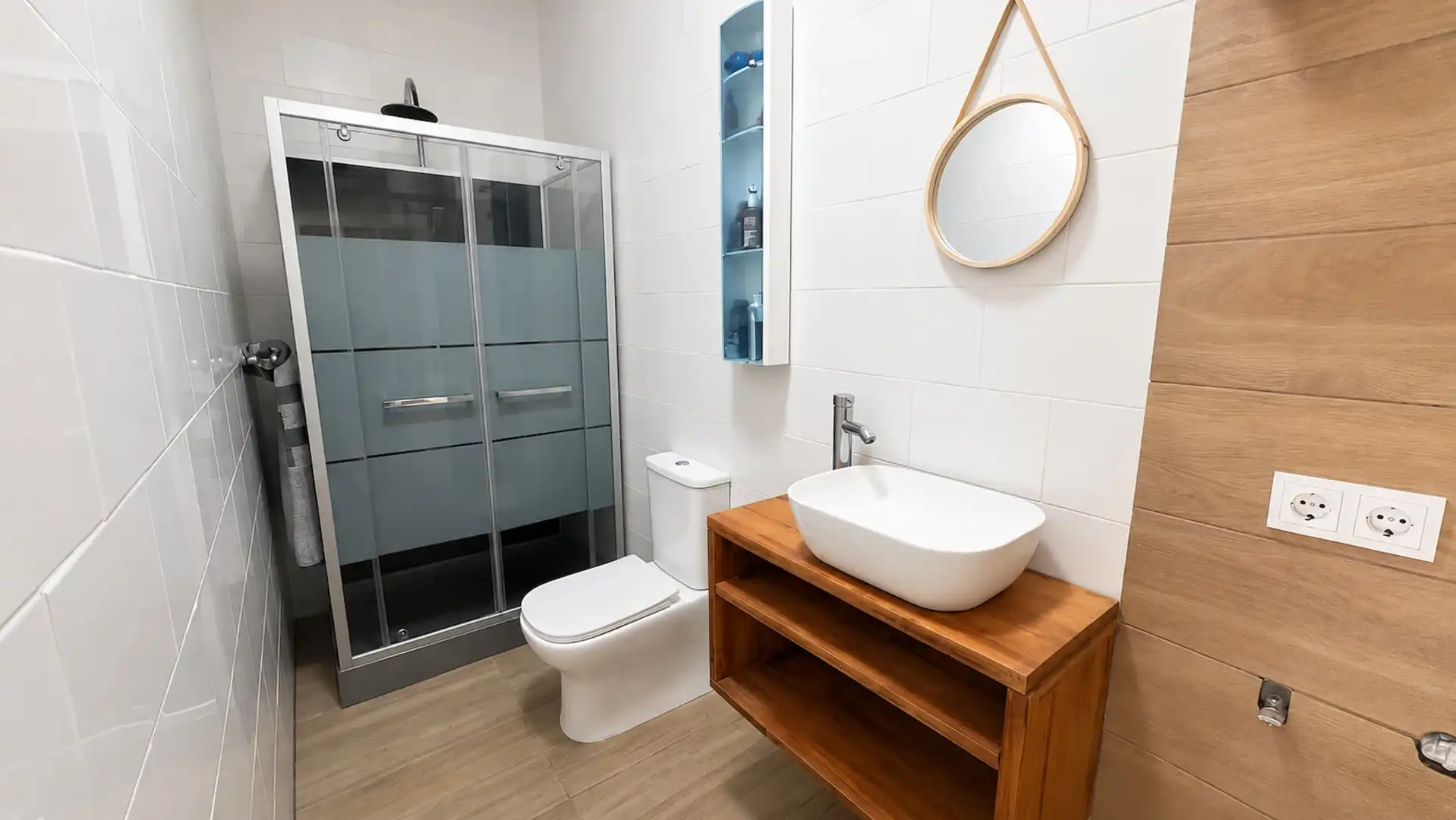 Baño de Local en venta en Manilva con Terraza